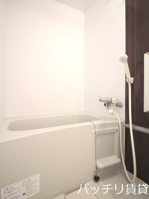 バス・シャワールーム　同型タイプの為、現状を優先致します。