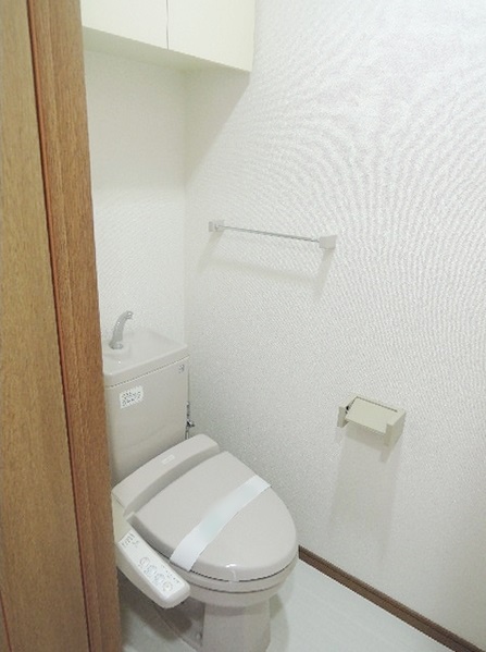 トイレ　嬉しい温水洗浄便座♪