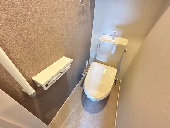 トイレ　※別部屋の写真です