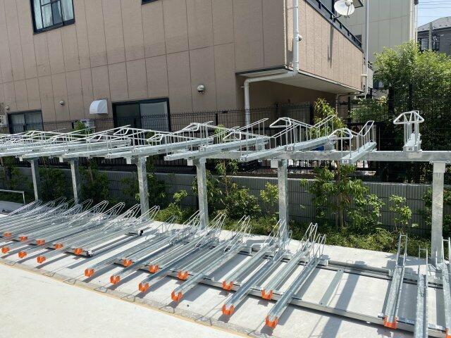 駐車場　駐輪場?