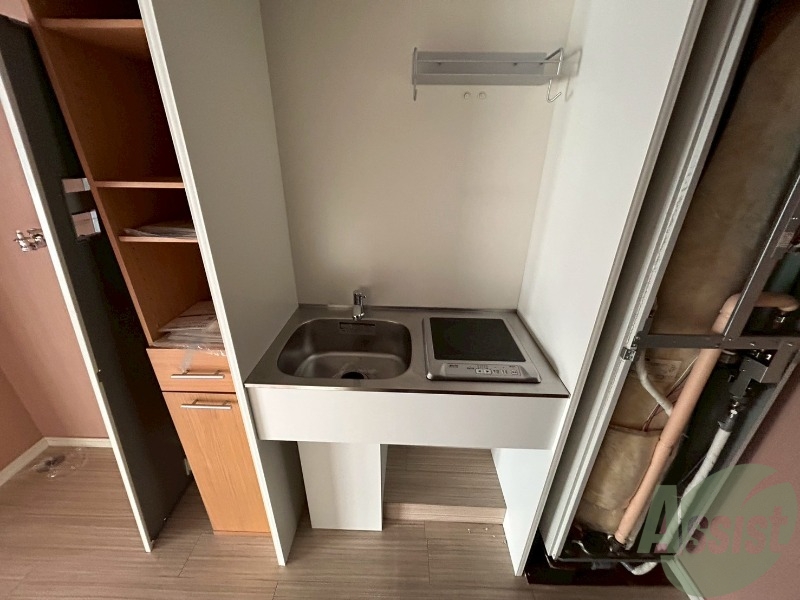 キッチン　ＩＨクッキングヒーターなのでお手入れがしやすいですね。