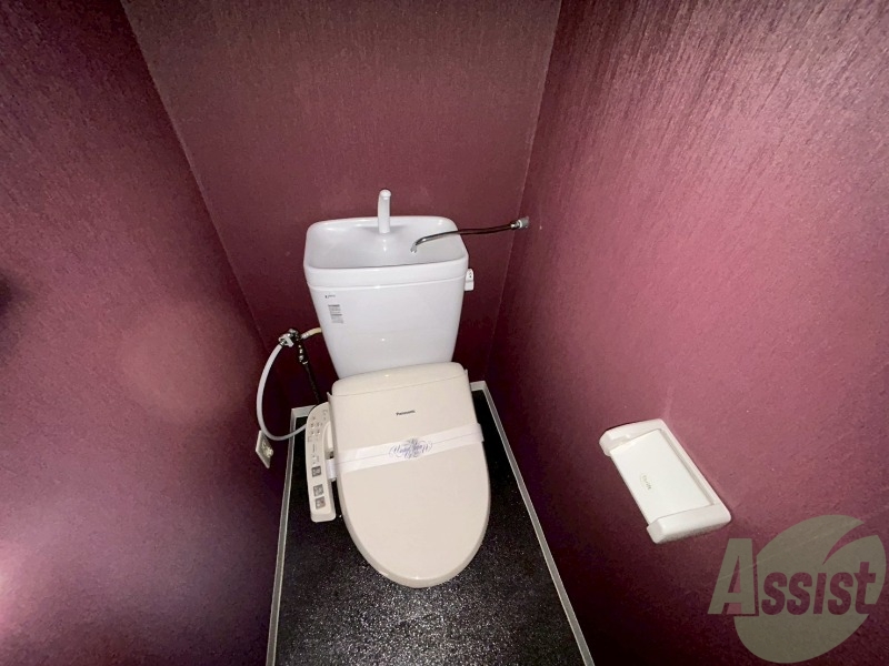 トイレ　温水洗浄便座となっております。