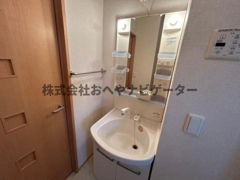 洗面設備　別間取り　イメージ写真