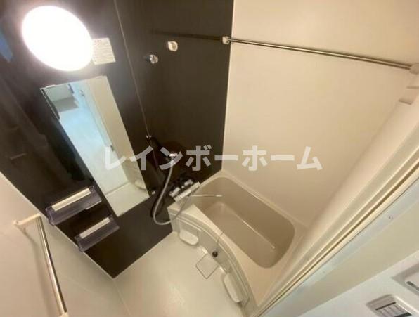 バス・シャワールーム　落ち着いた空間のお風呂です