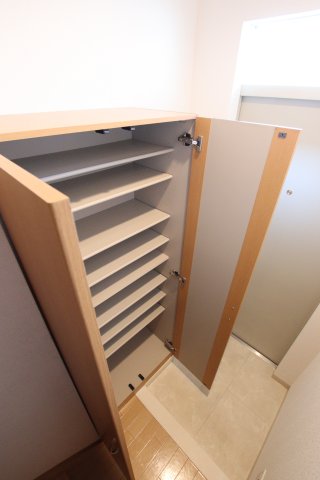 収納　シューズボックス