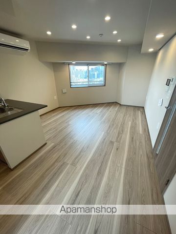 ＪＲ常磐線 北千住駅 徒歩13分 13階建 築5年の居間写真