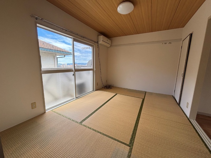 その他部屋・スペース　バルコニーに出ることができる和室