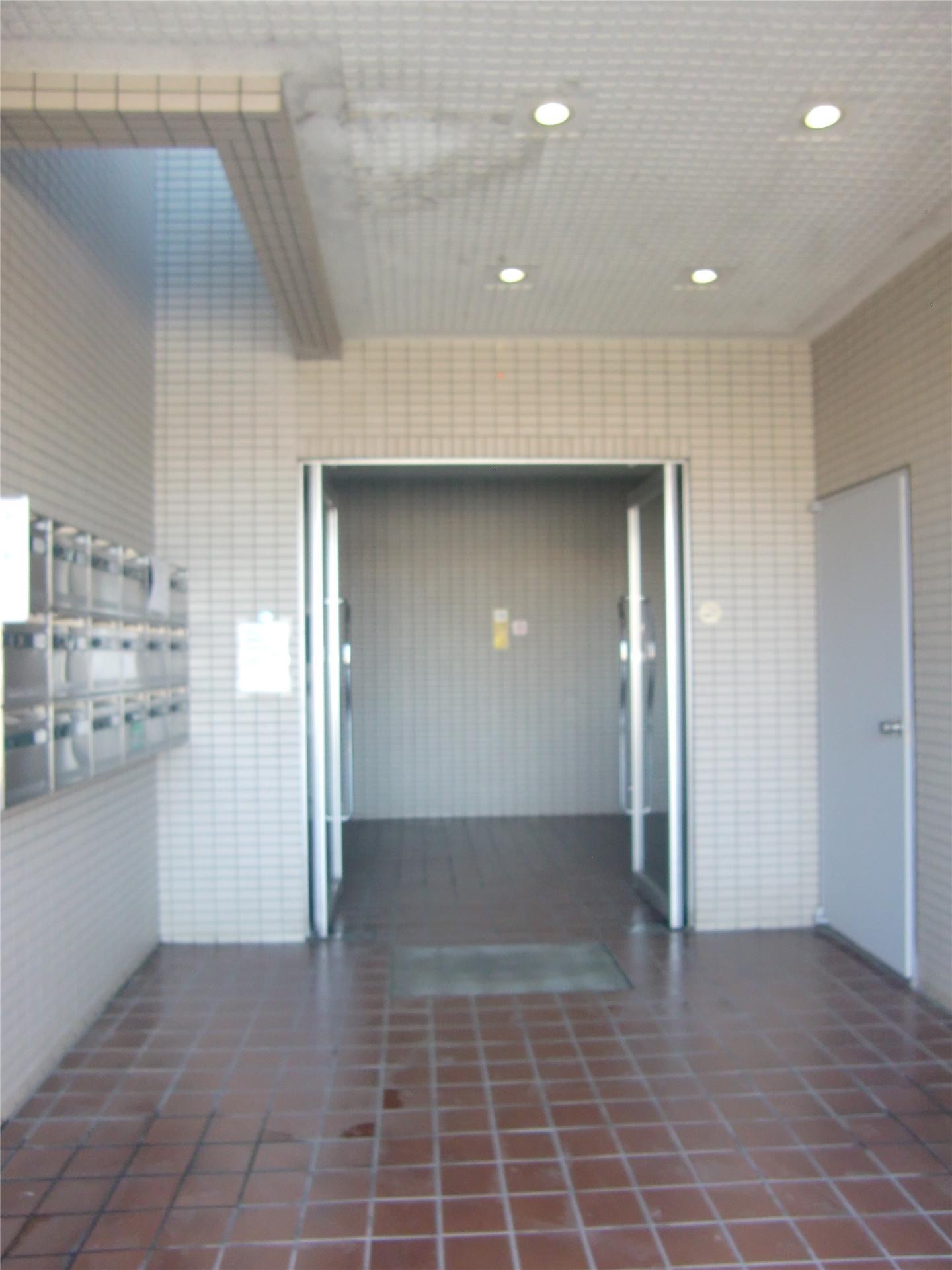 建物外観　エントランス