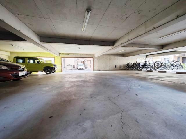 駐車場　駐車場