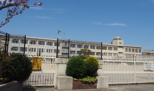 小学校　豊中市立原田小学校（小学校）まで932m