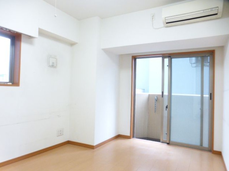居室・リビング　★風通しの良い角部屋★