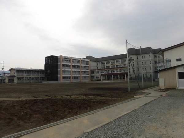中学校　盛岡市立仙北中学校（中学校）まで491m