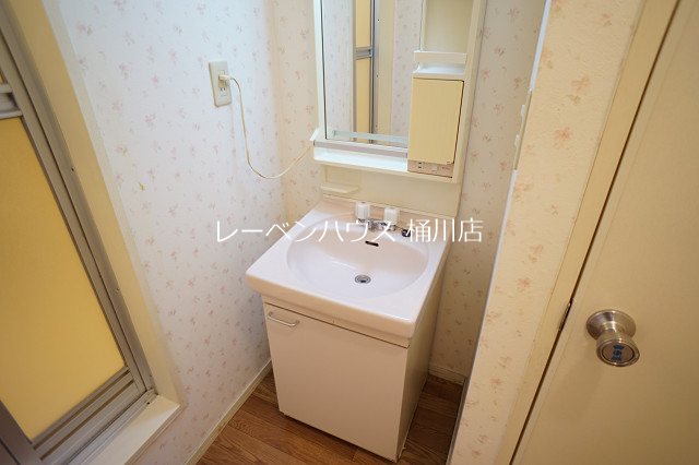 洗面設備　レーベンハウス桶川店へ　048-787-5511