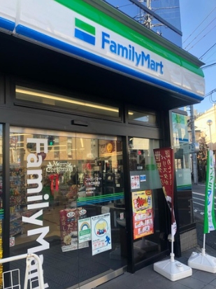 コンビニ　ファミリーマート久我山駅南店（コンビニ）まで401m
