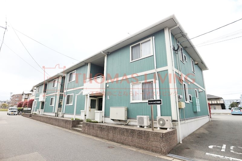 建物外観　淡いターコイズのおしゃれな外観です。