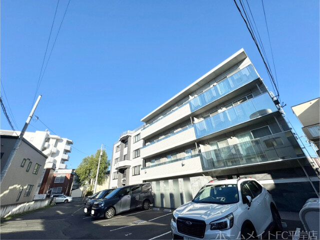 建物外観　とってもきれいなデザイナーズ物件♪
