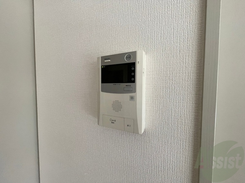 セキュリティ　モニター付インターホンです。来客者の顔が見えるので安心！