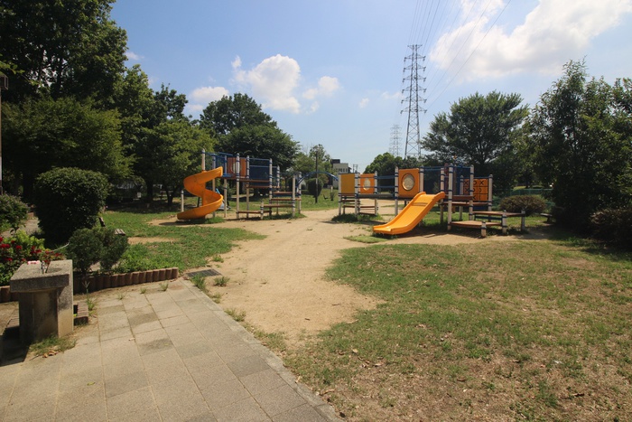 公園　向陵公園（公園）まで425m