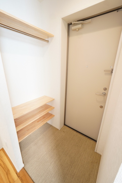 SOLASIA residence高円寺IIIの玄関写真