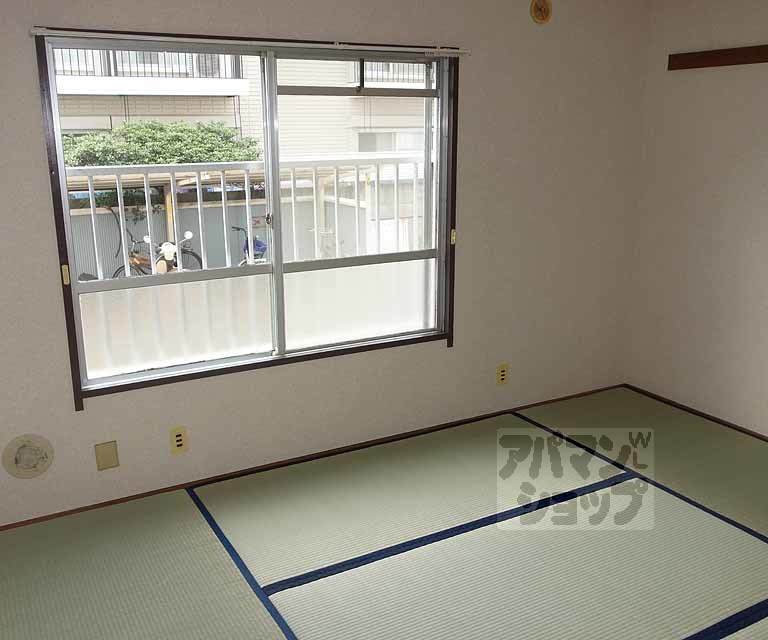 コーポ中臣の居間写真