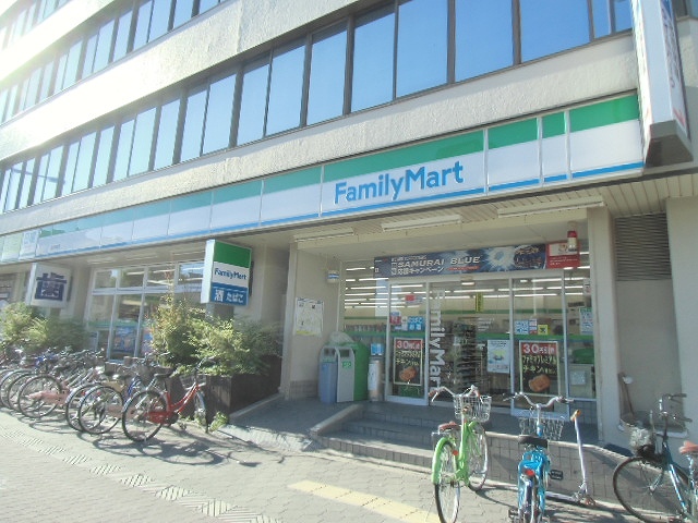 コンビニ　ファミリーマート北加賀屋店（コンビニ）まで301m