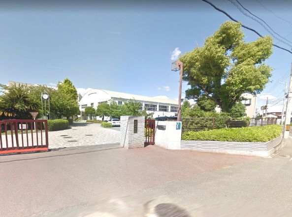 中学校　国立鳴門教育大学学校教育学部附属中学校（中学校）まで984m