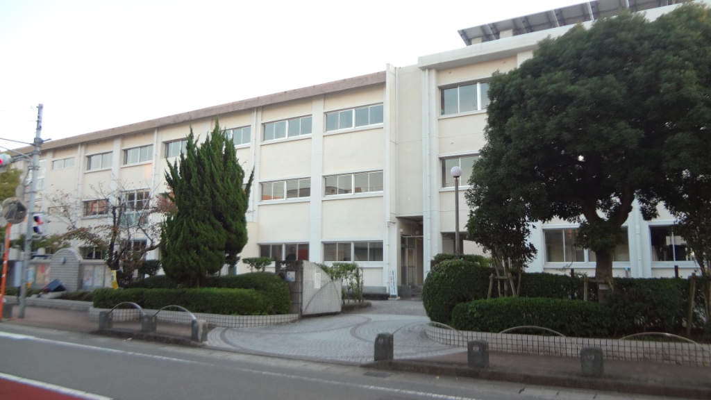 小学校　徳島市立助任小学校（小学校）まで1366m