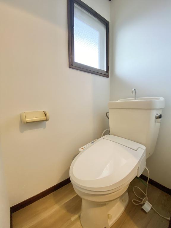 トイレ　ウォシュレット付き♪