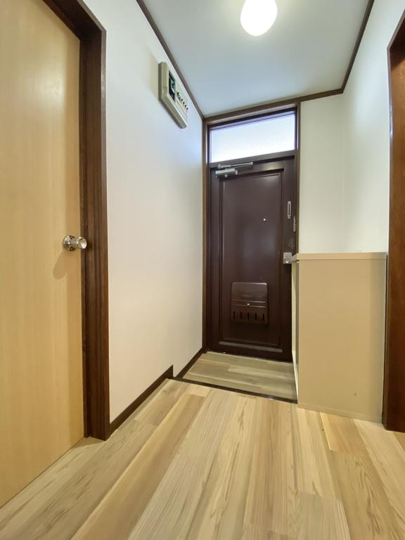 玄関　玄関まで床材が貼り替わりました♪