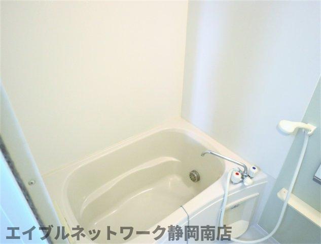 バス・シャワールーム　ゆったり過ごせるお風呂です