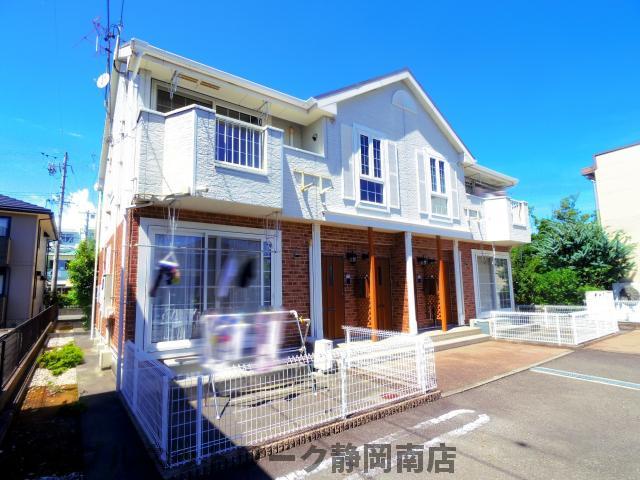 建物外観　落ち着いた雰囲気の外観です