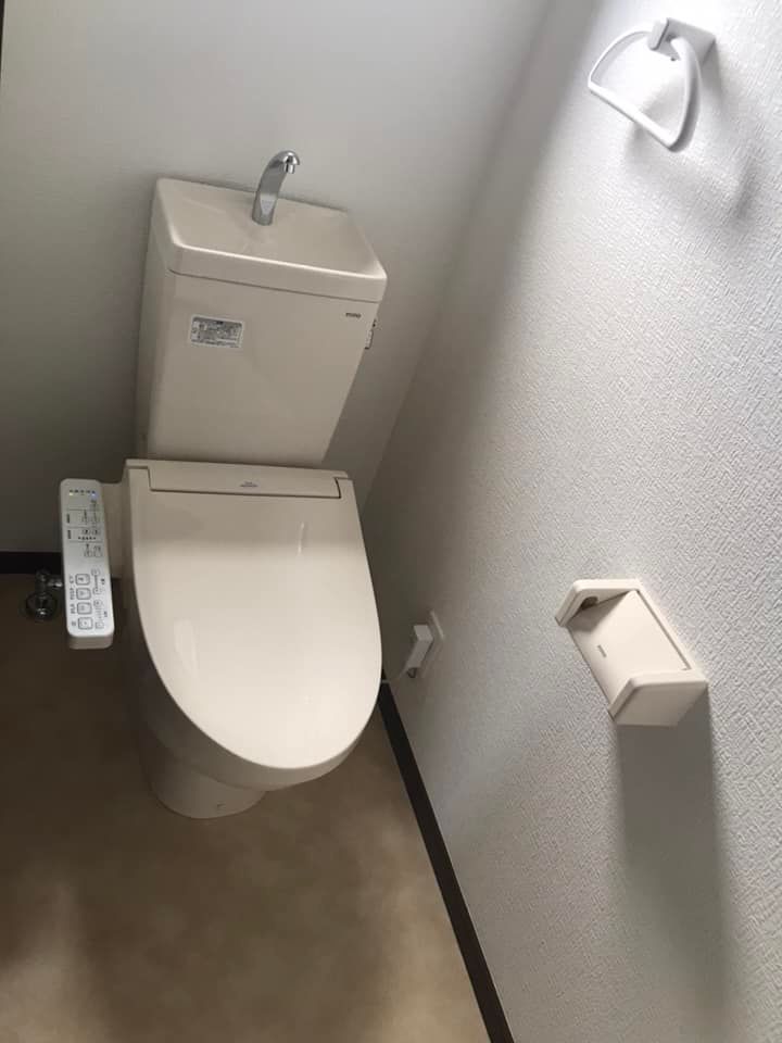 トイレ　温室洗浄便座機能付きトイレです