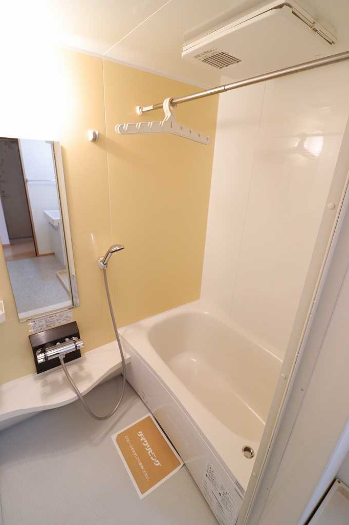 バス・シャワールーム　※同物件、別部屋の写真です。