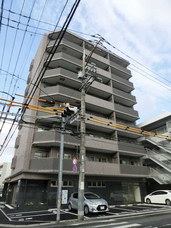 GRACE COURT SHINJYOの建物外観