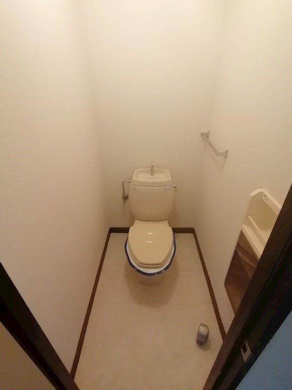 【城陽市枇杷庄のアパートのトイレ】