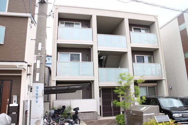 大阪市鶴見区今津中のマンションの建物外観