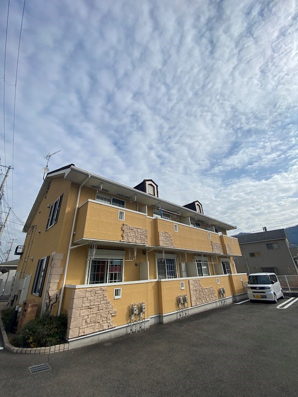 姫路市砥堀のアパートの建物外観