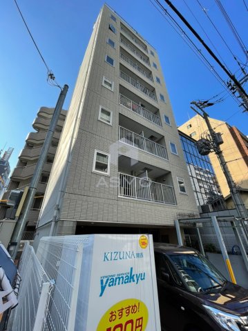 大阪市中央区鎗屋町のマンションの建物外観