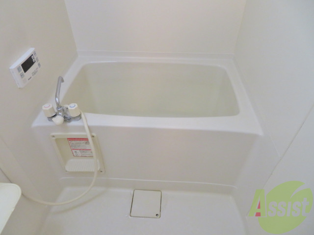 バス・シャワールーム　バスルームはこちらです。広々としてゆったり休めます。