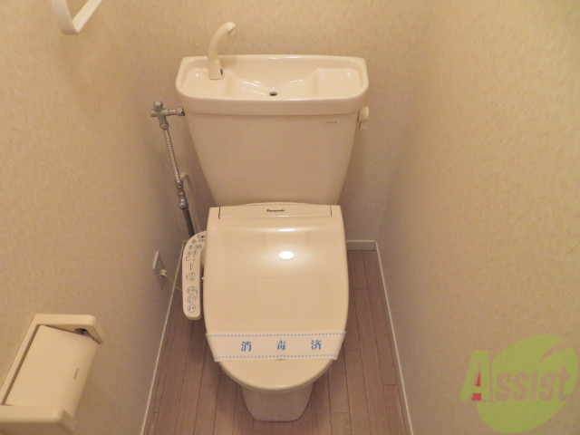 トイレ　こちらはトイレです。清潔感があり、安心して使用できます。