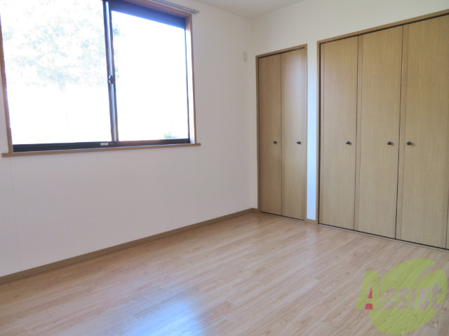 その他部屋・スペース　寝室がこちらがこちらです。とてもゆったりといていますね。