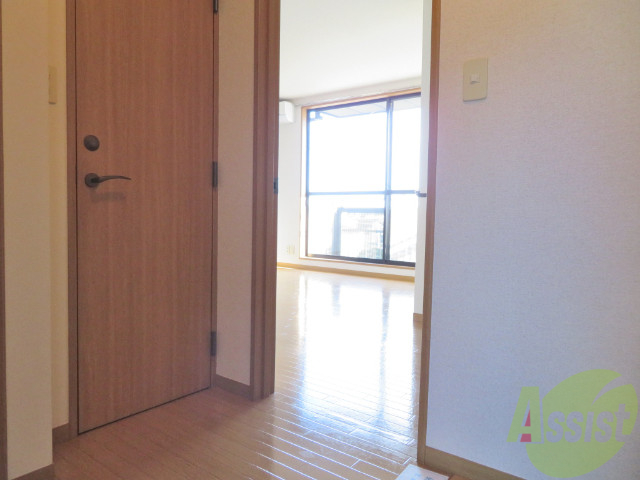 玄関　玄関の様子です。明るい印象ですね。気分もあがりそう。