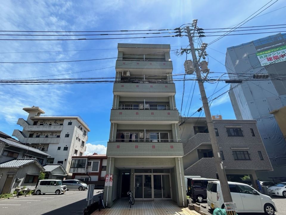 【新屋敷ビルの建物外観】