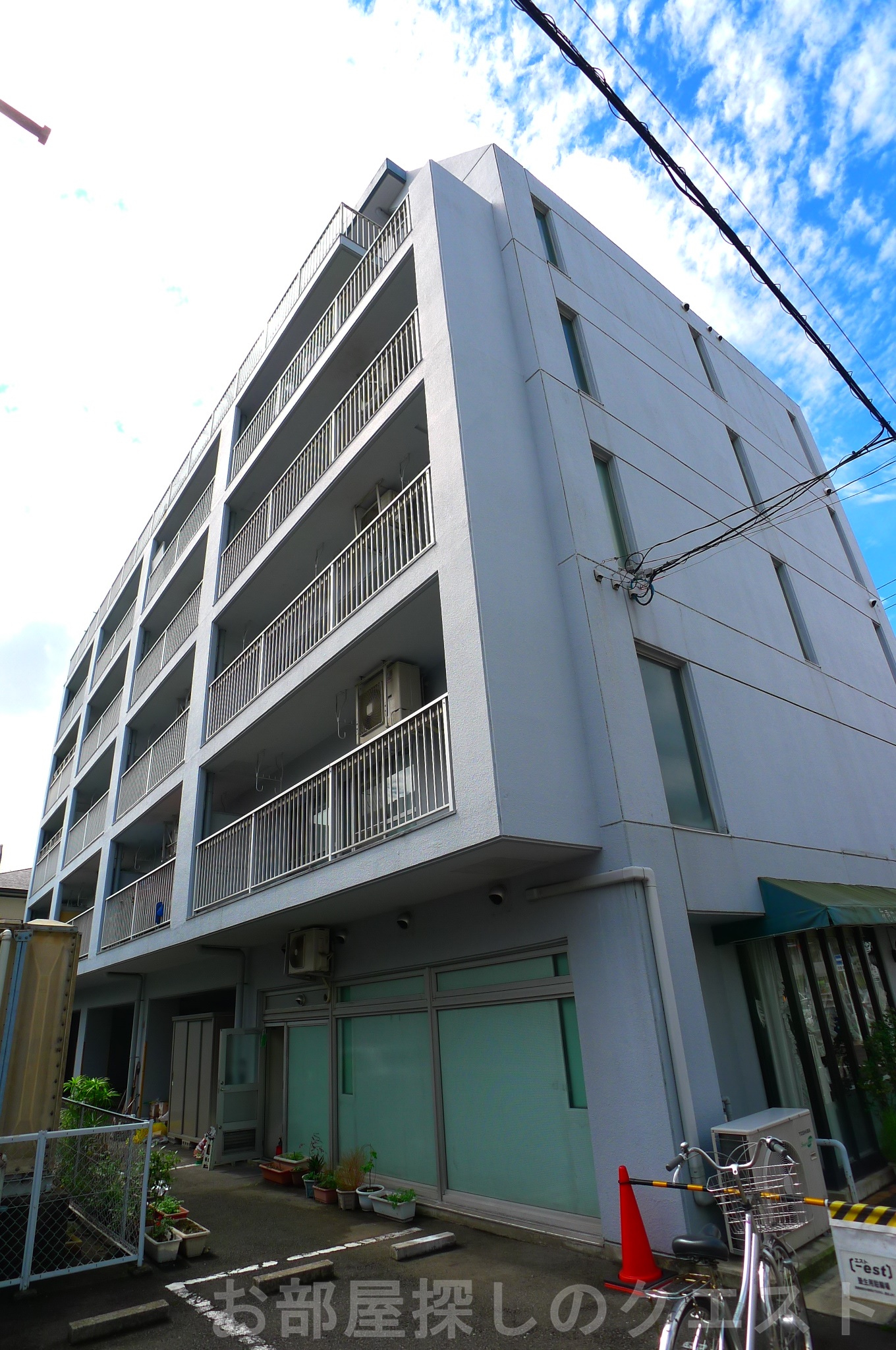 名古屋市昭和区天神町のマンションの建物外観