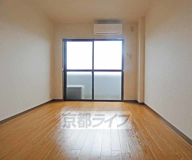 居室・リビング　室内です