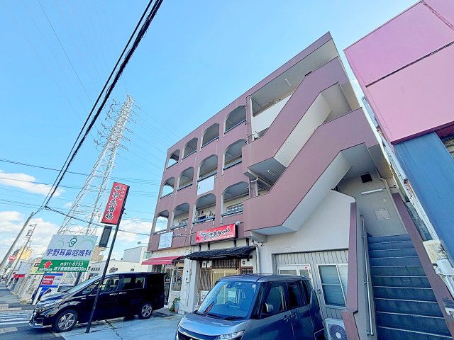 【名古屋市南区本城町のマンションのエントランス】