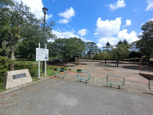 【八街市八街のアパートの公園】