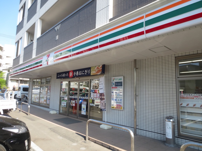 コンビニ　セブンイレブン横浜青葉総合庁舎前店（コンビニ）まで552m