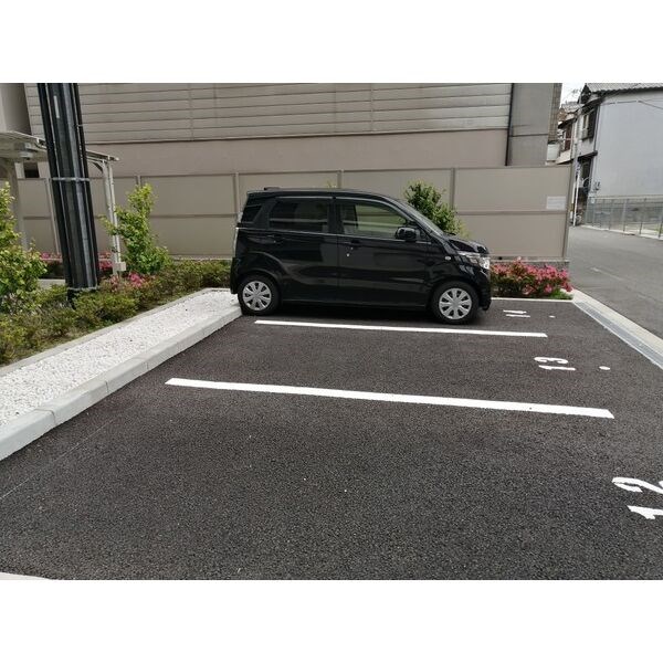 【大阪市西淀川区姫里のマンションの駐車場】