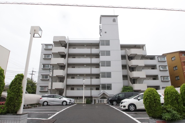 ベルハイツ司の建物外観